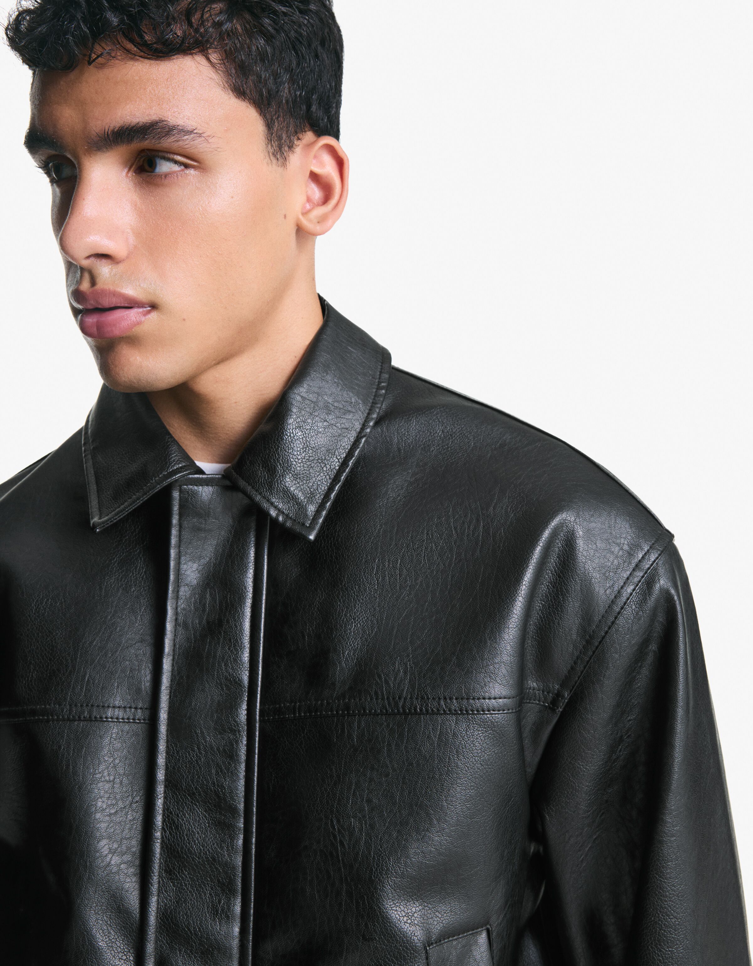 کت Jacket بافت چرم برند Bershka 1451025047