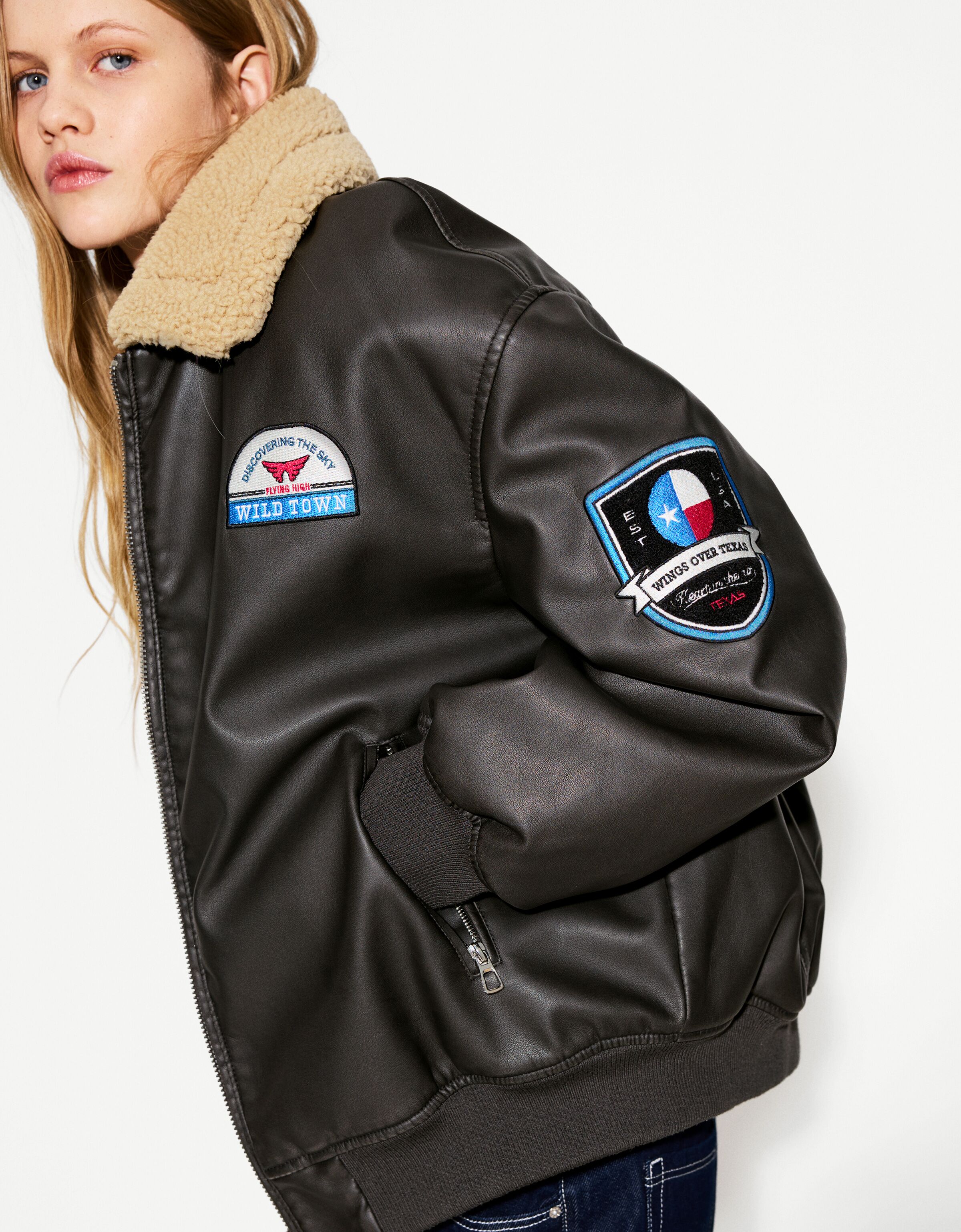 کاپشن دو رو با وصله‌ها برند Bershka 657609606