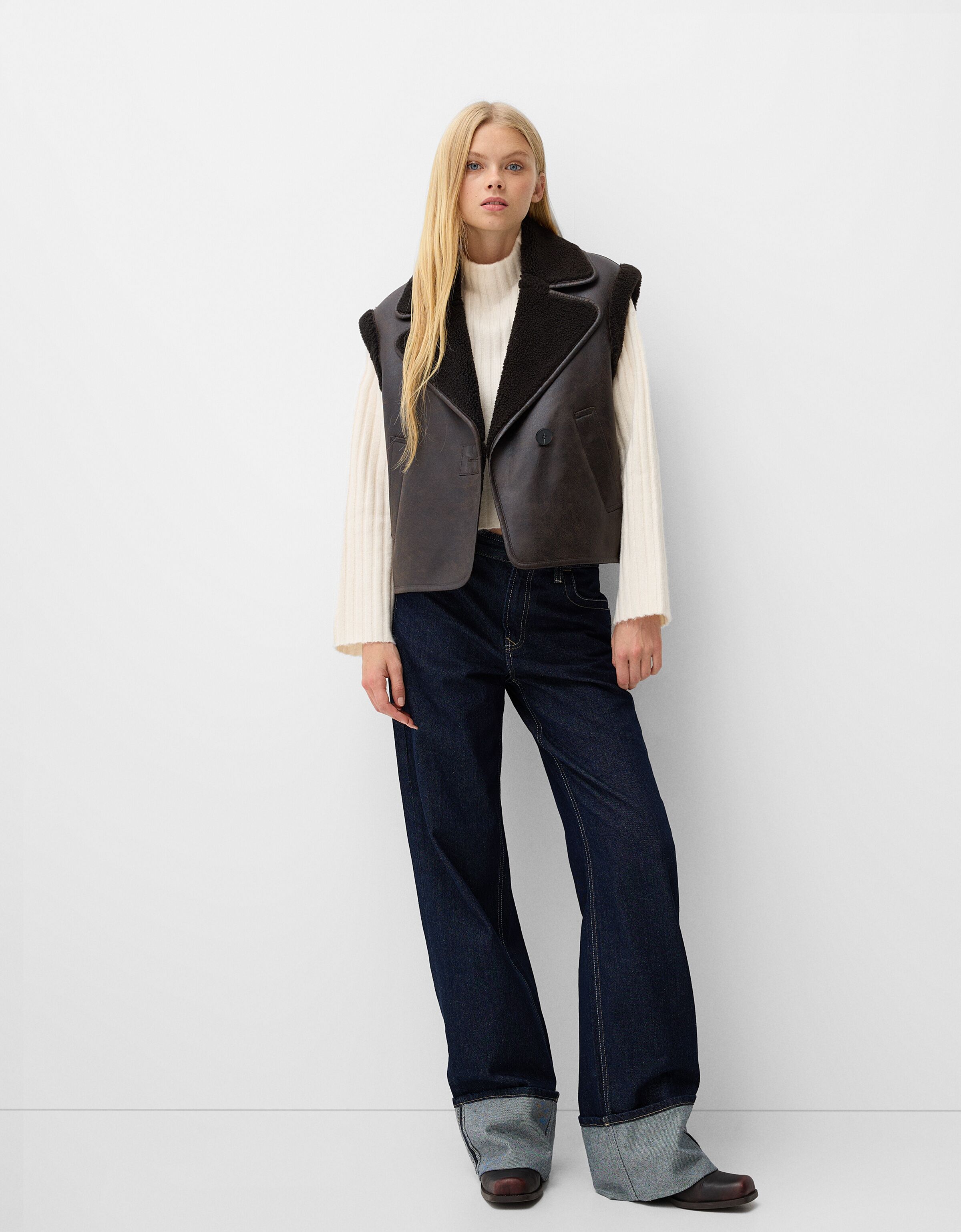 جلیقه دوطرفه اورسایز برند Bershka 484402641