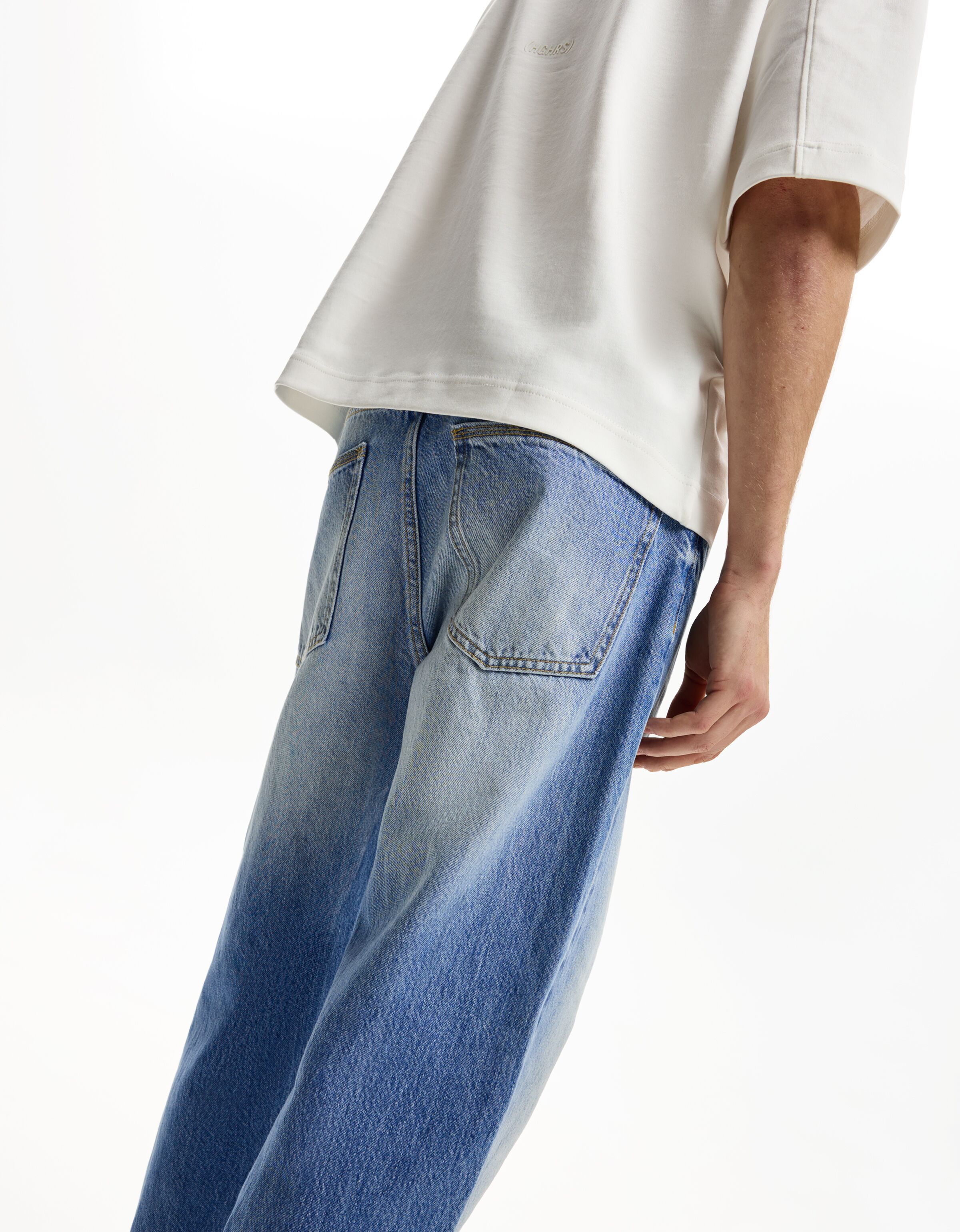 شلوار جین فیت مستقیم مدل دهه 90 برند Bershka 810197725