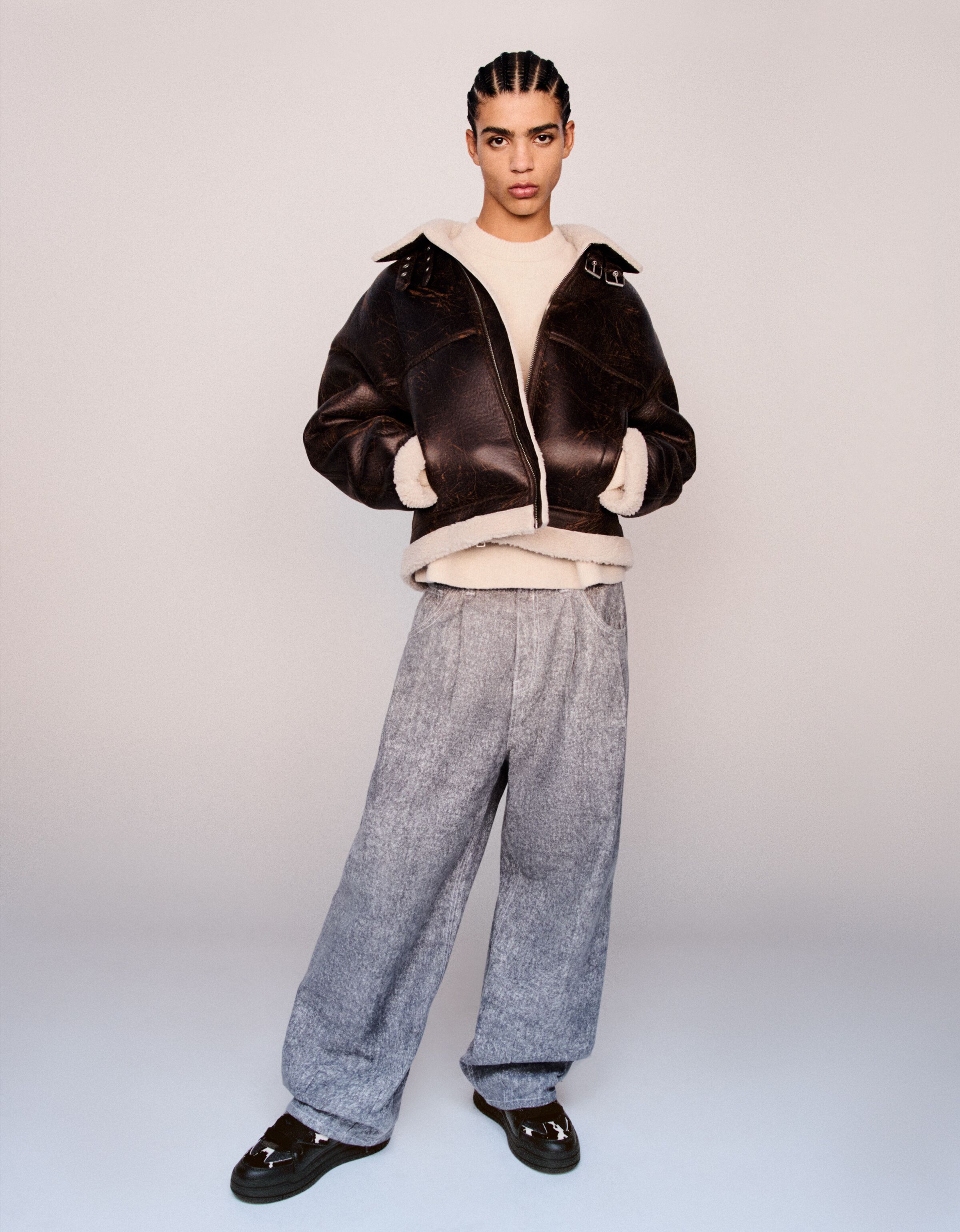 کفش ورزشی اسکیت با طرح حیوانی برند Bershka 769895649
