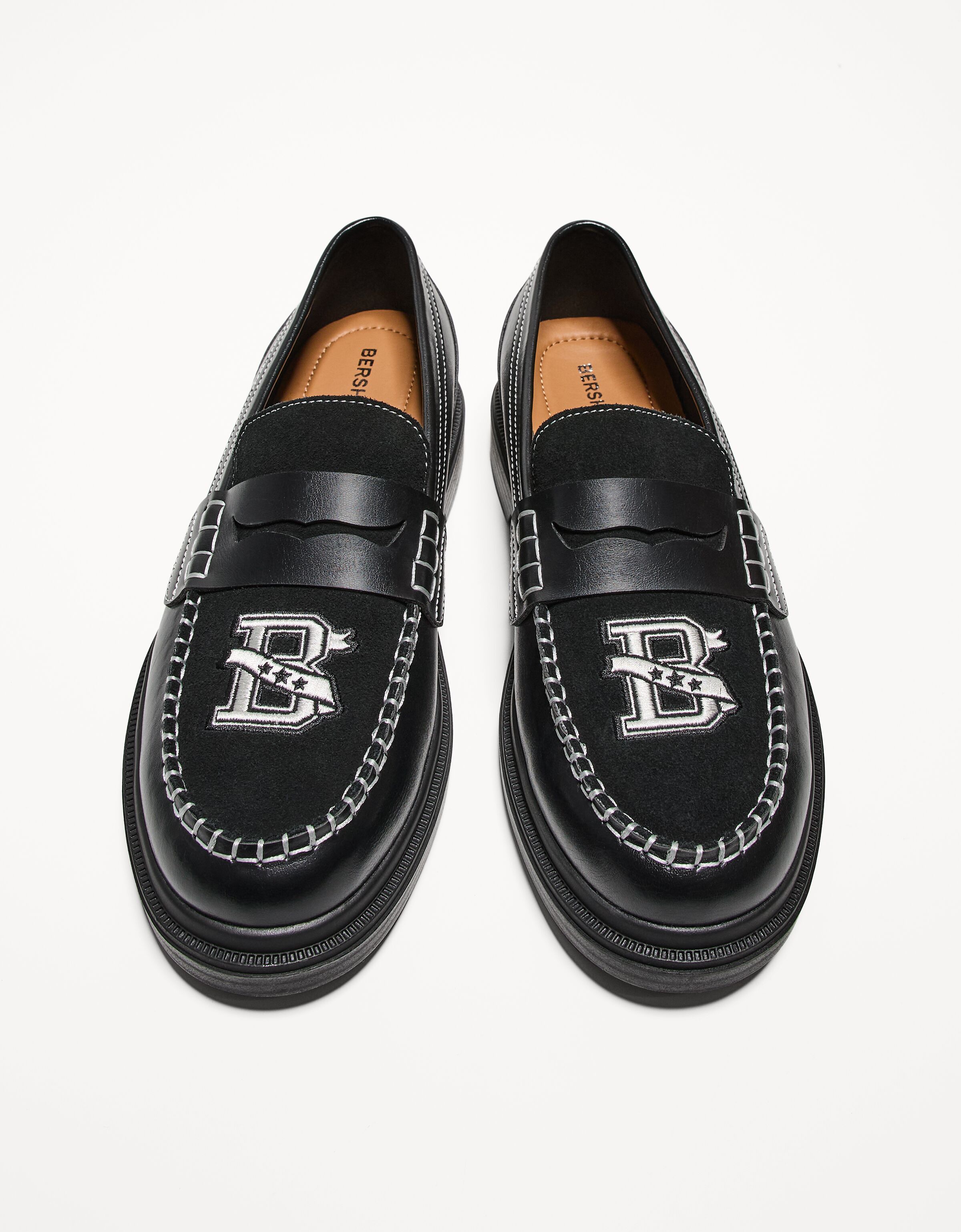 کفش لوفر با جزئیات گلدوزی شده برند Bershka 889123956
