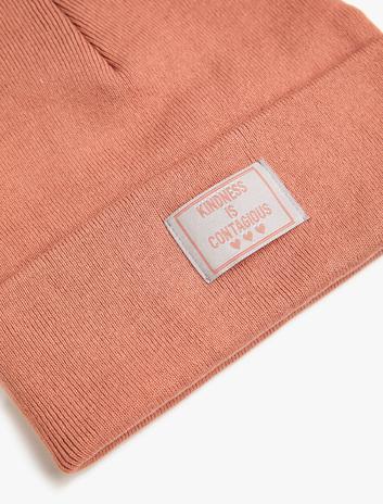 کلاه بافتنی چاپی نوشته‌دار - %100 پنبه ارگانیک Respect Life | Yaşama Saygı برند Koton 5297104