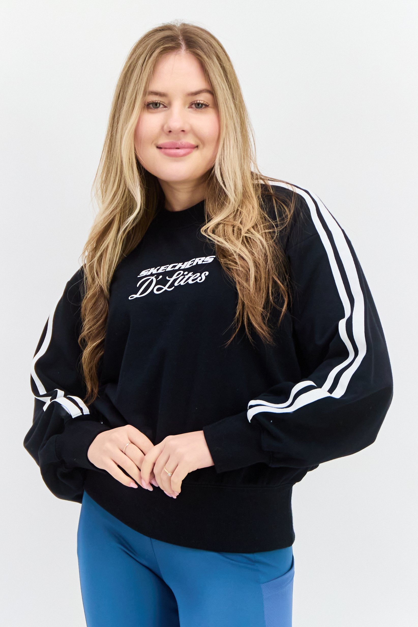 سویشرت تمرینی زنانه آستین بلند یقه گرد، مشکی برند skechers