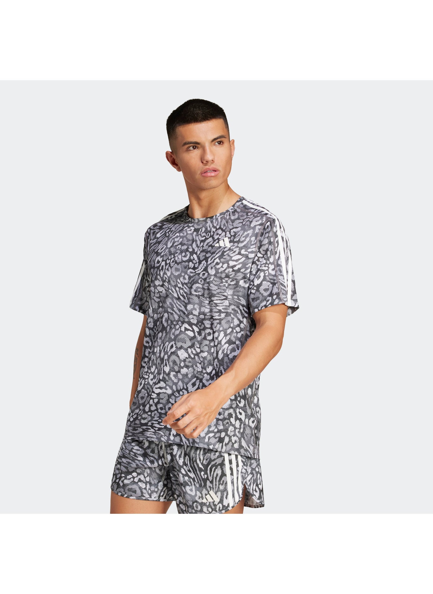 تی‌شرت برند آدیداس Own The Run Climacool 3 Stripes برند Adidas