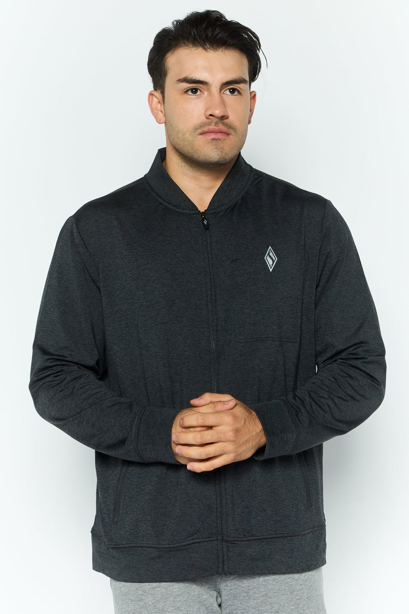 هودی مردانه ورزشی با آستین بلند مناسب فضای باز، رنگ ذغالی برند skechers