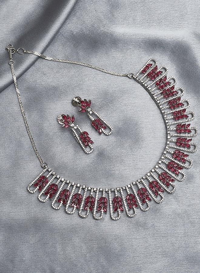 ست گردنبند نقره‌ای با سنگ‌های سی‌زی قرمز و سفید برند voylla