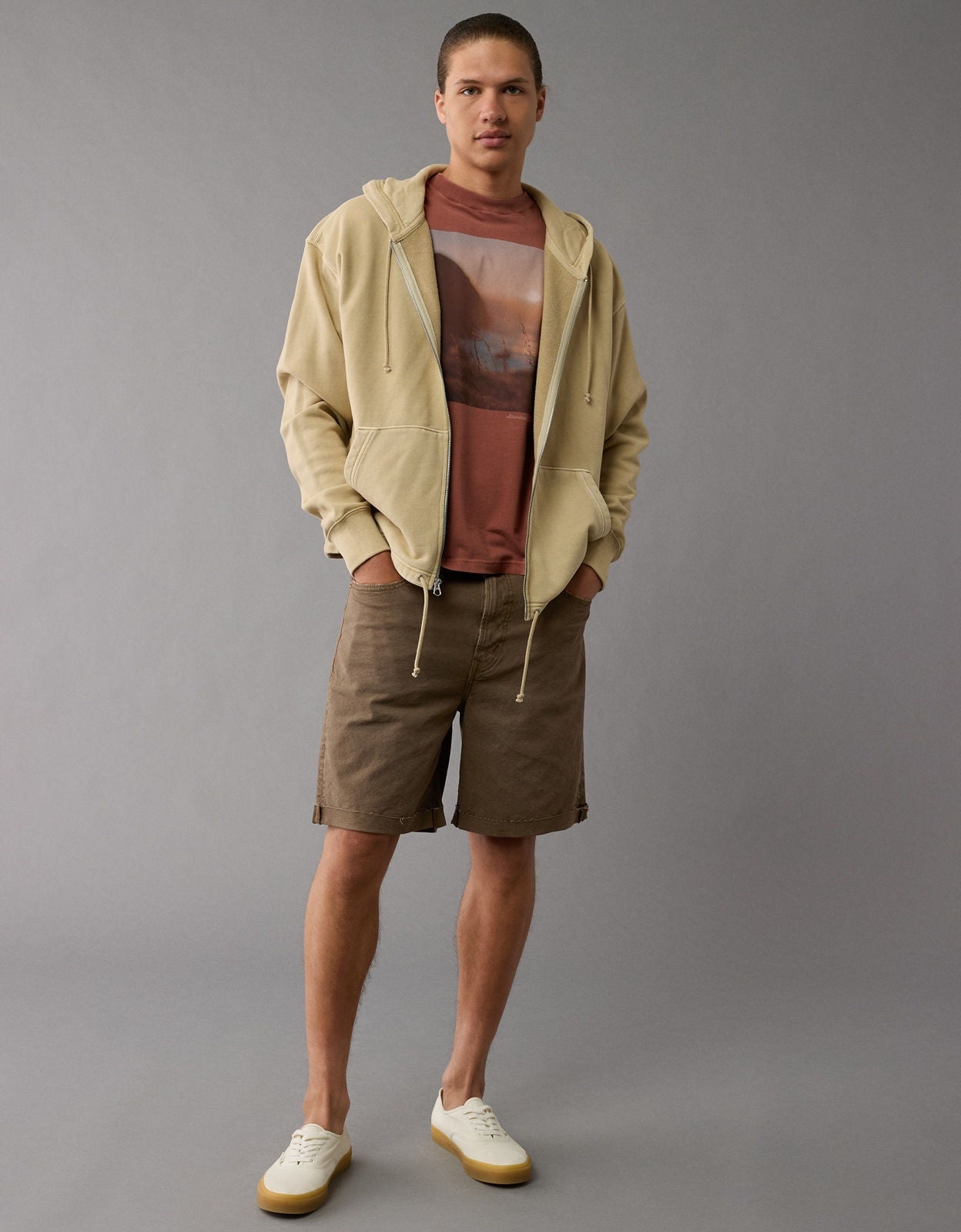 تی‌شرت گرافیکی اورسایز برند AE برند american eagle