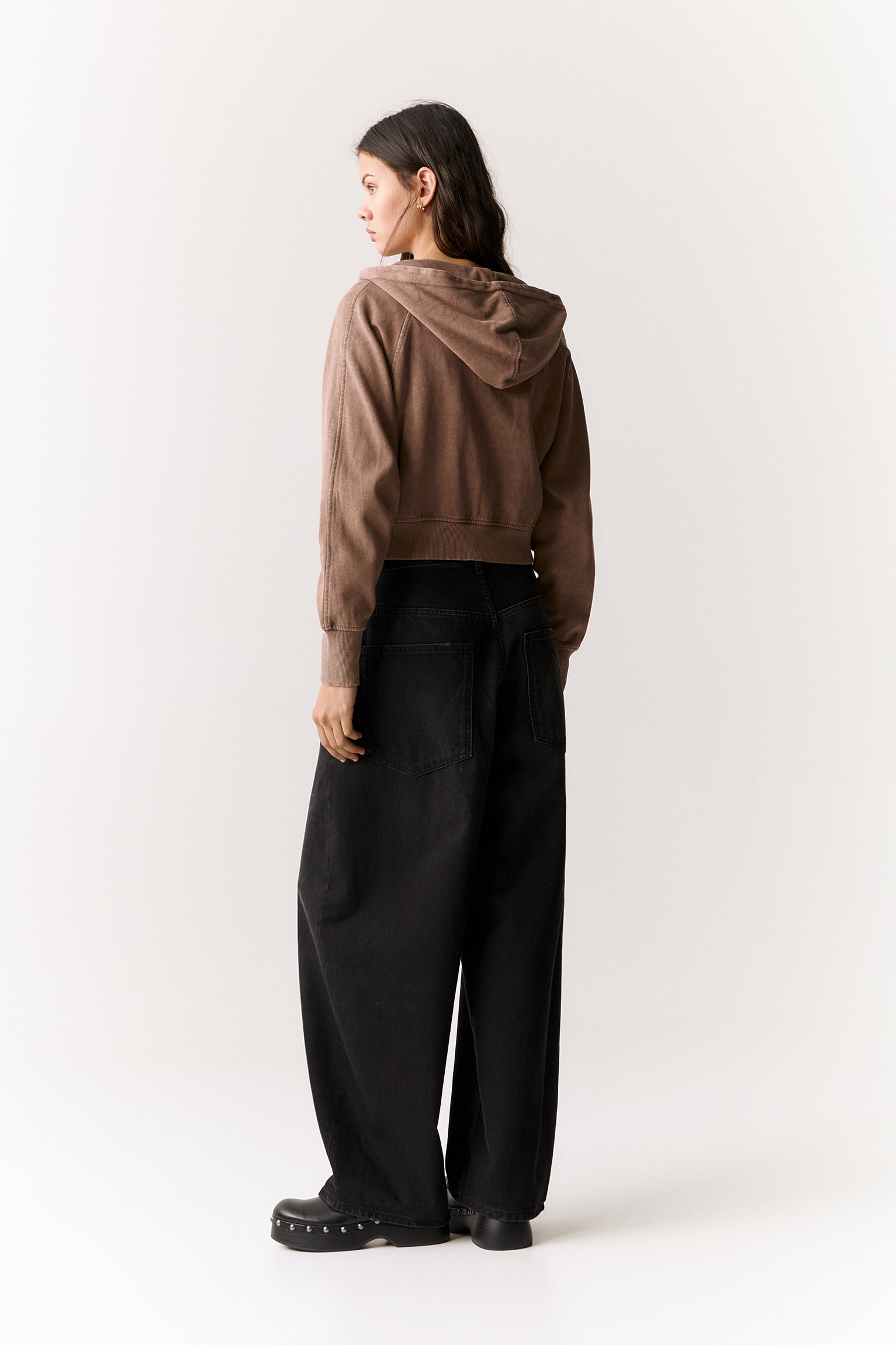 سویشرت با کلاه و زیپدار برند PullAndBear 741363903