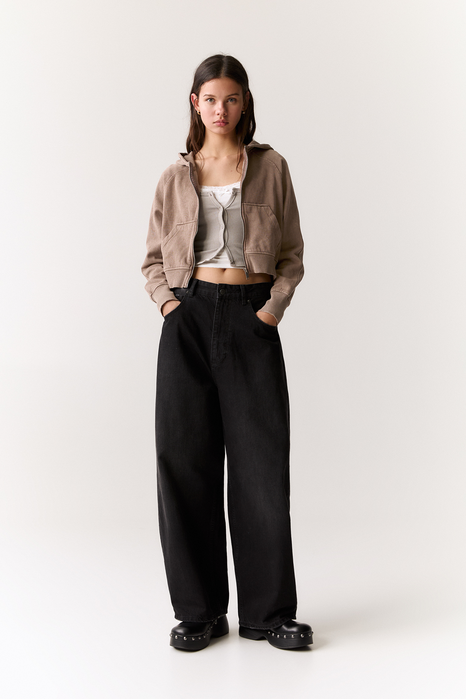 سویشرت با کلاه و زیپدار برند PullAndBear 712859535