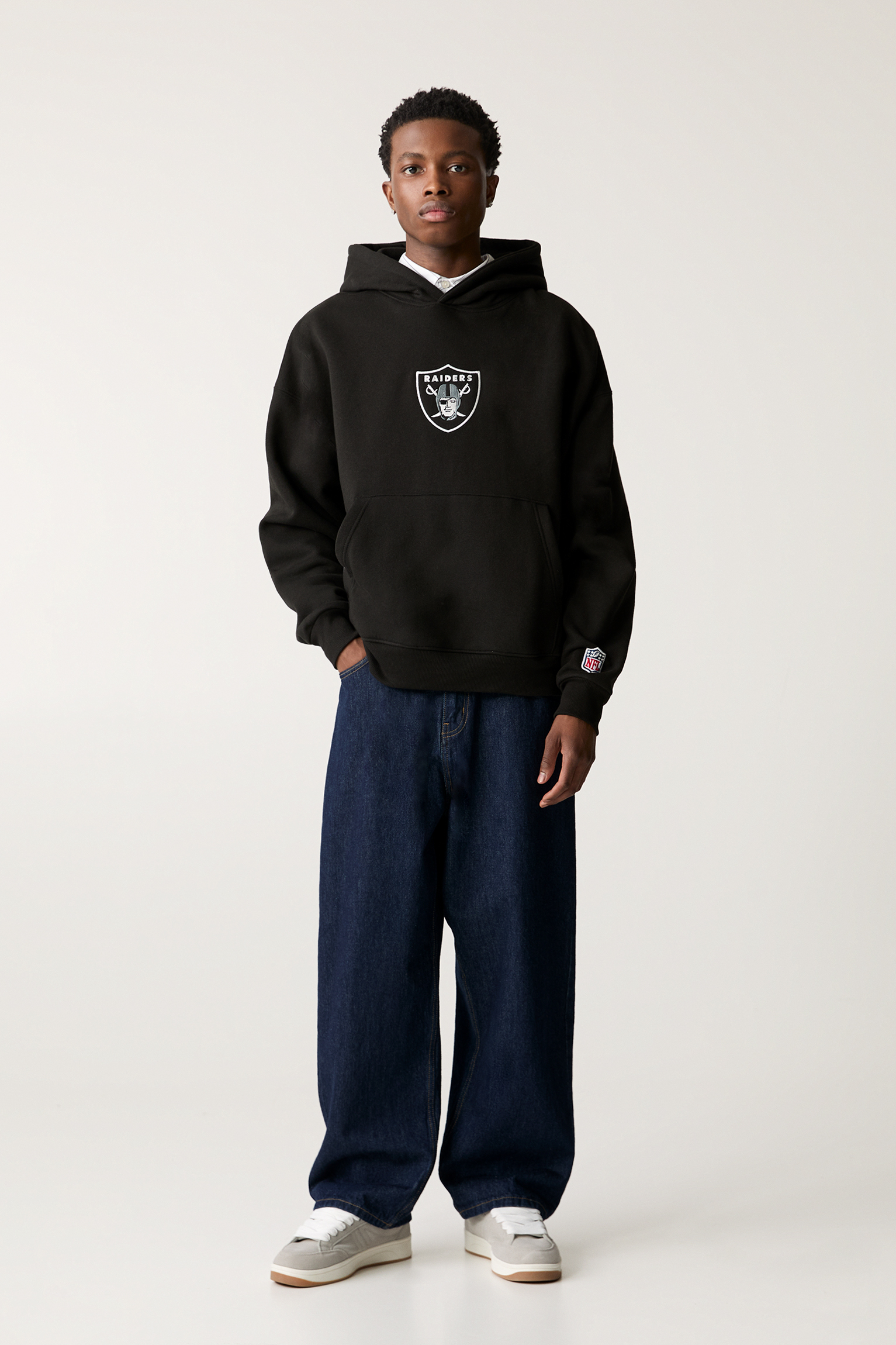 سویشرت با طرح NFL Raiders برند PullAndBear 469204063