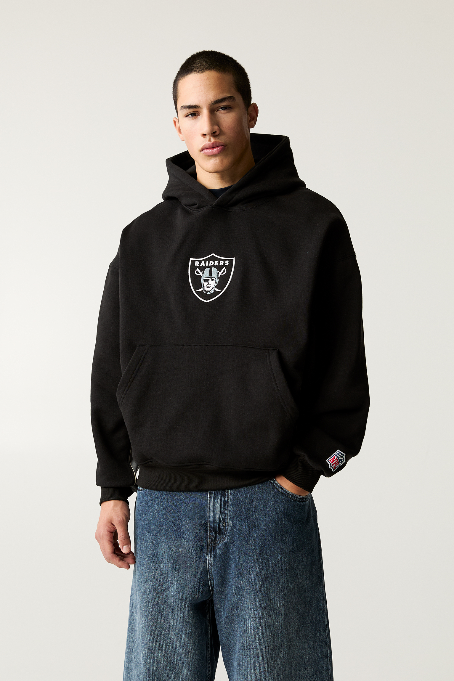   سویشرت با طرح NFL Raiders