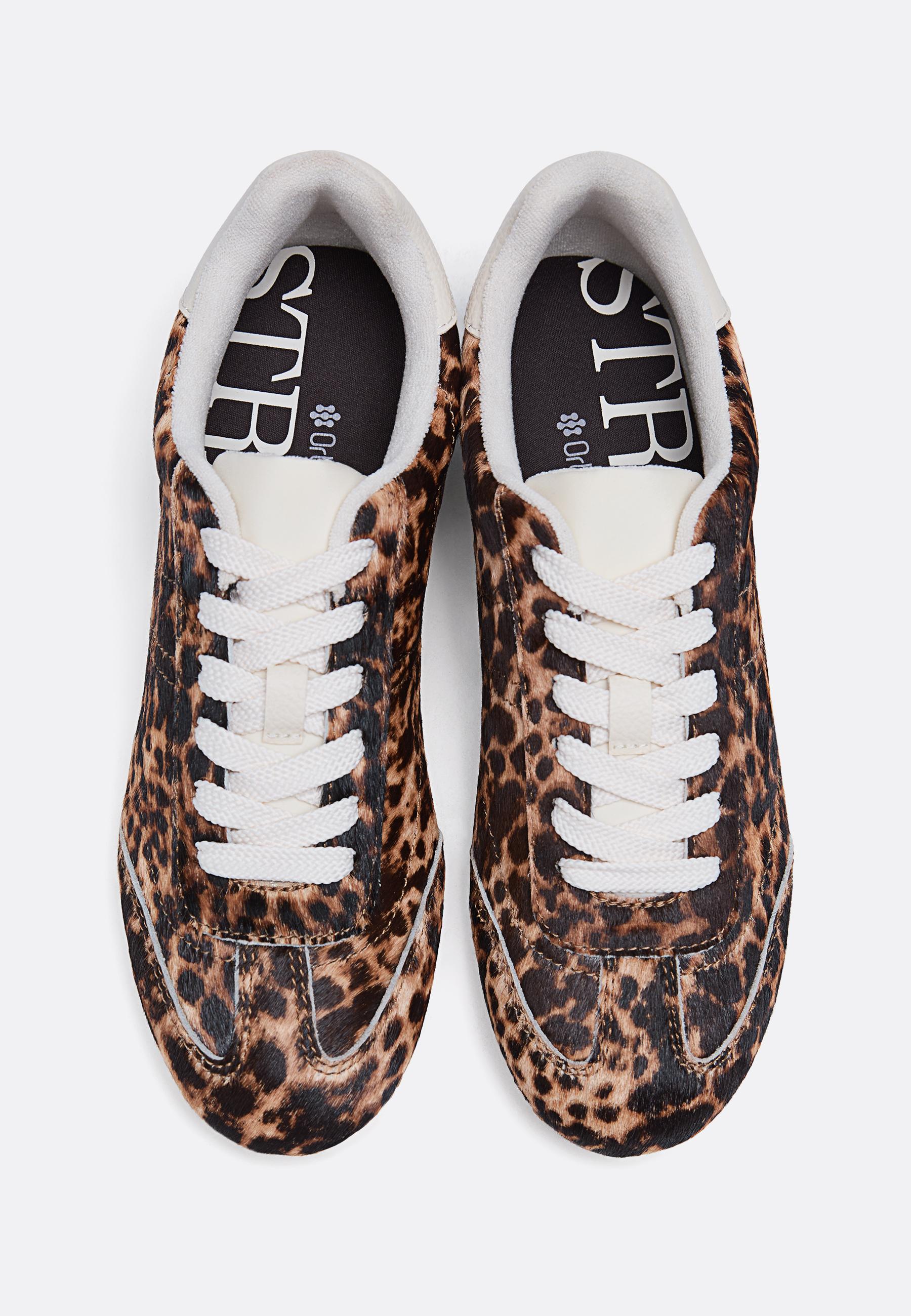 کفش ورزشی چرم با خز طرح پلنگ برند Stradivarius