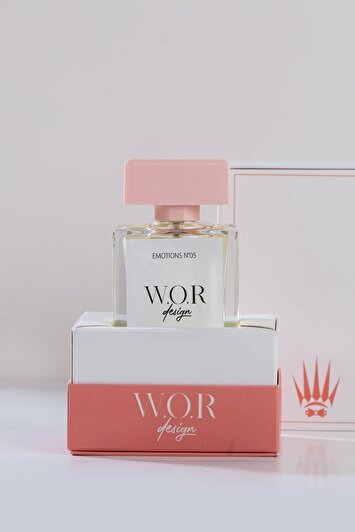 عطر زنانه کریستال نویر شماره ۱ برند رویال ایموشن ۵۰ میلی لیتر برند watchofroyal 1732947056