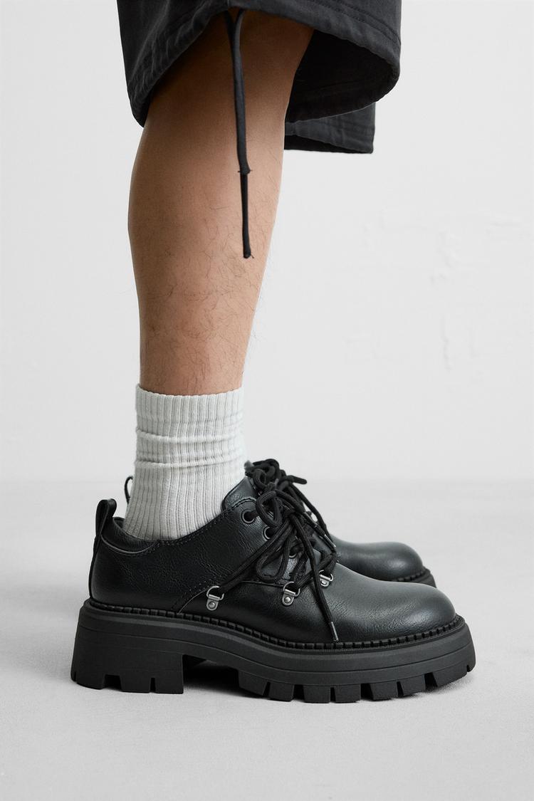 کفش حجیم با بندهای زیاد برند Zara