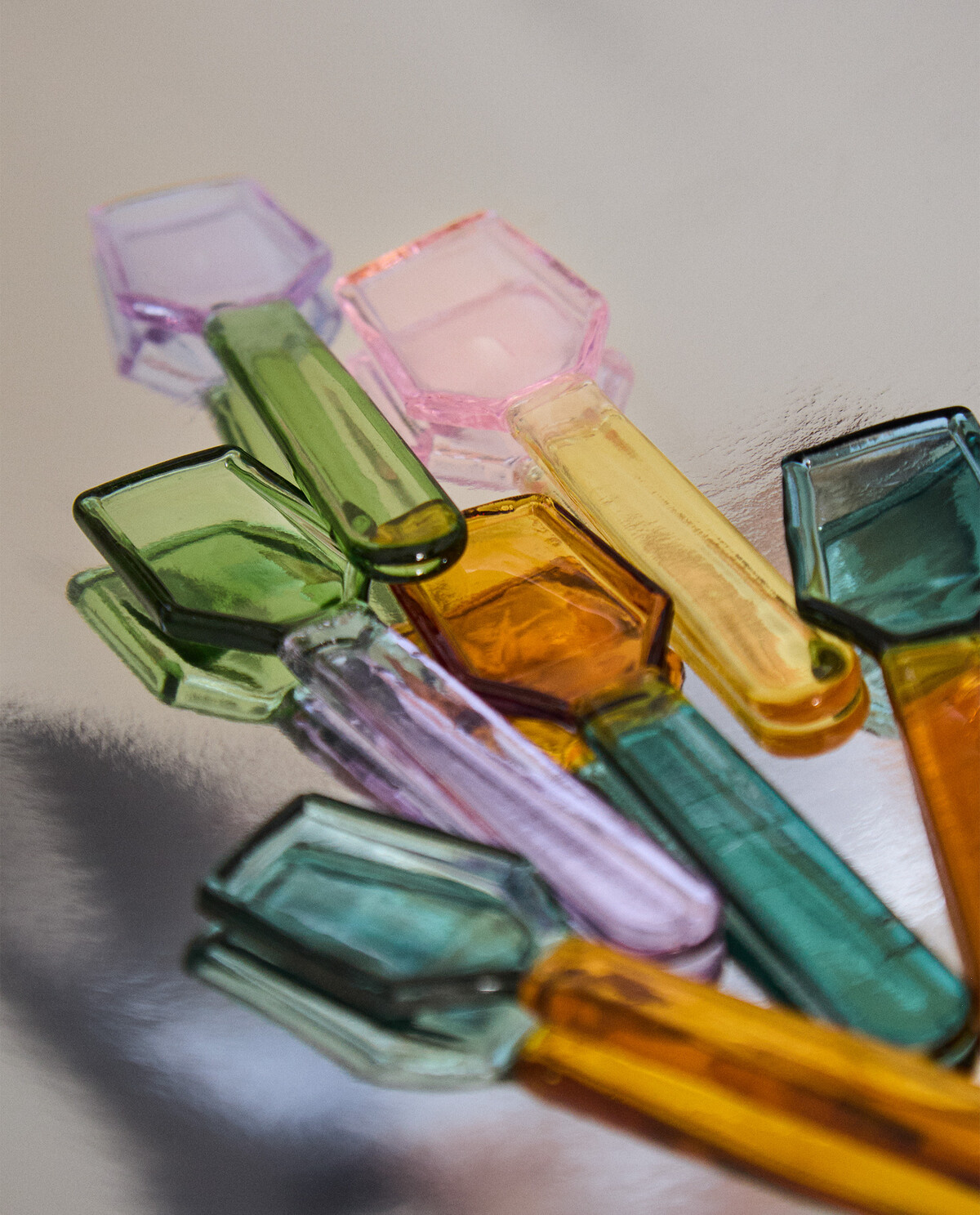 بسته قاشق‌های بستنی شیشه‌ای بوروسیلیکاتی چند رنگ (بسته ۶ عددی) برند ZaraHome 10256554