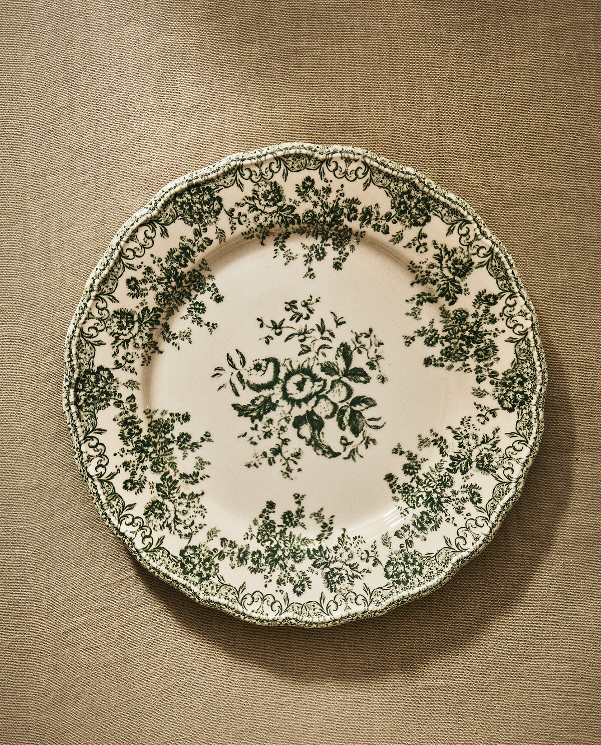 بشقاب شام سفالی طرح گلدار برند ZaraHome 3956967