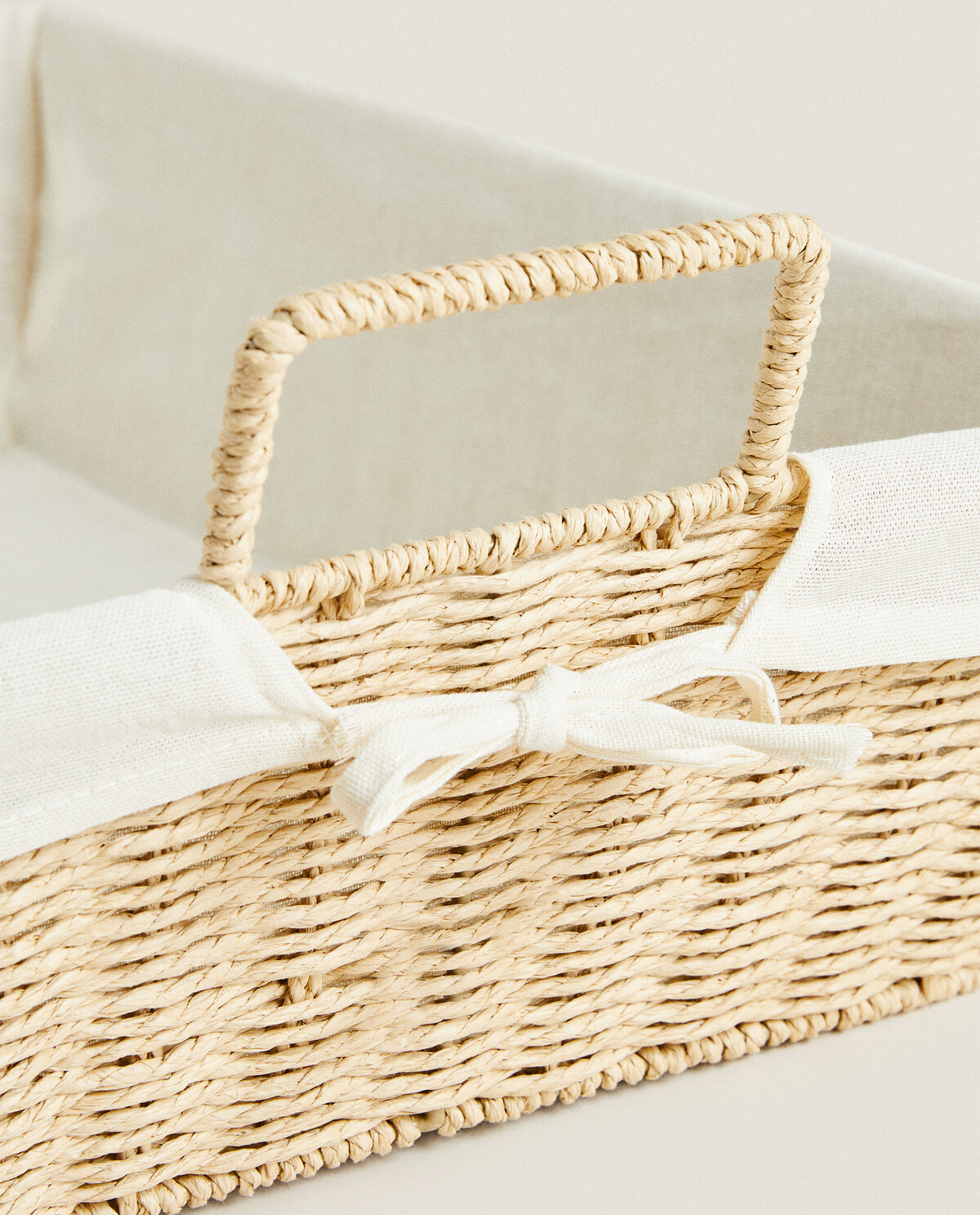 سبد اتو کشی با پوشش پارچه‌ای برند ZaraHome 3791454