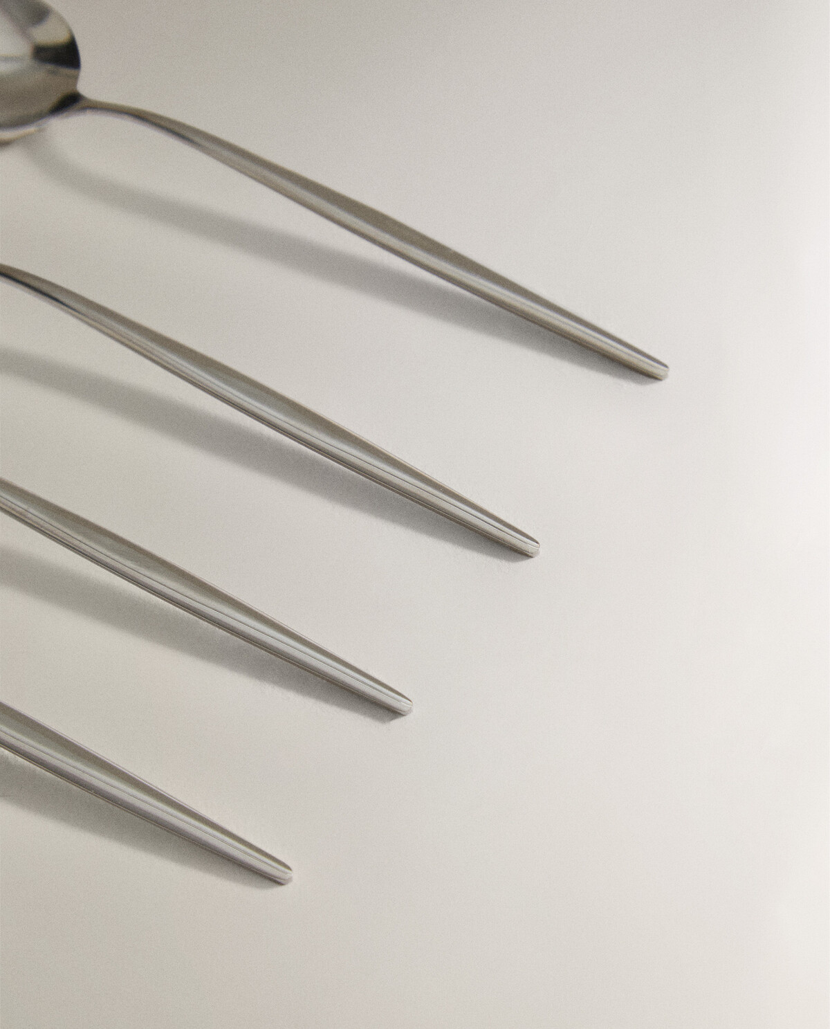 بسته قاشق‌های قهوه با دسته‌های نازک (بسته ۴ عددی) برند ZaraHome 1318643821