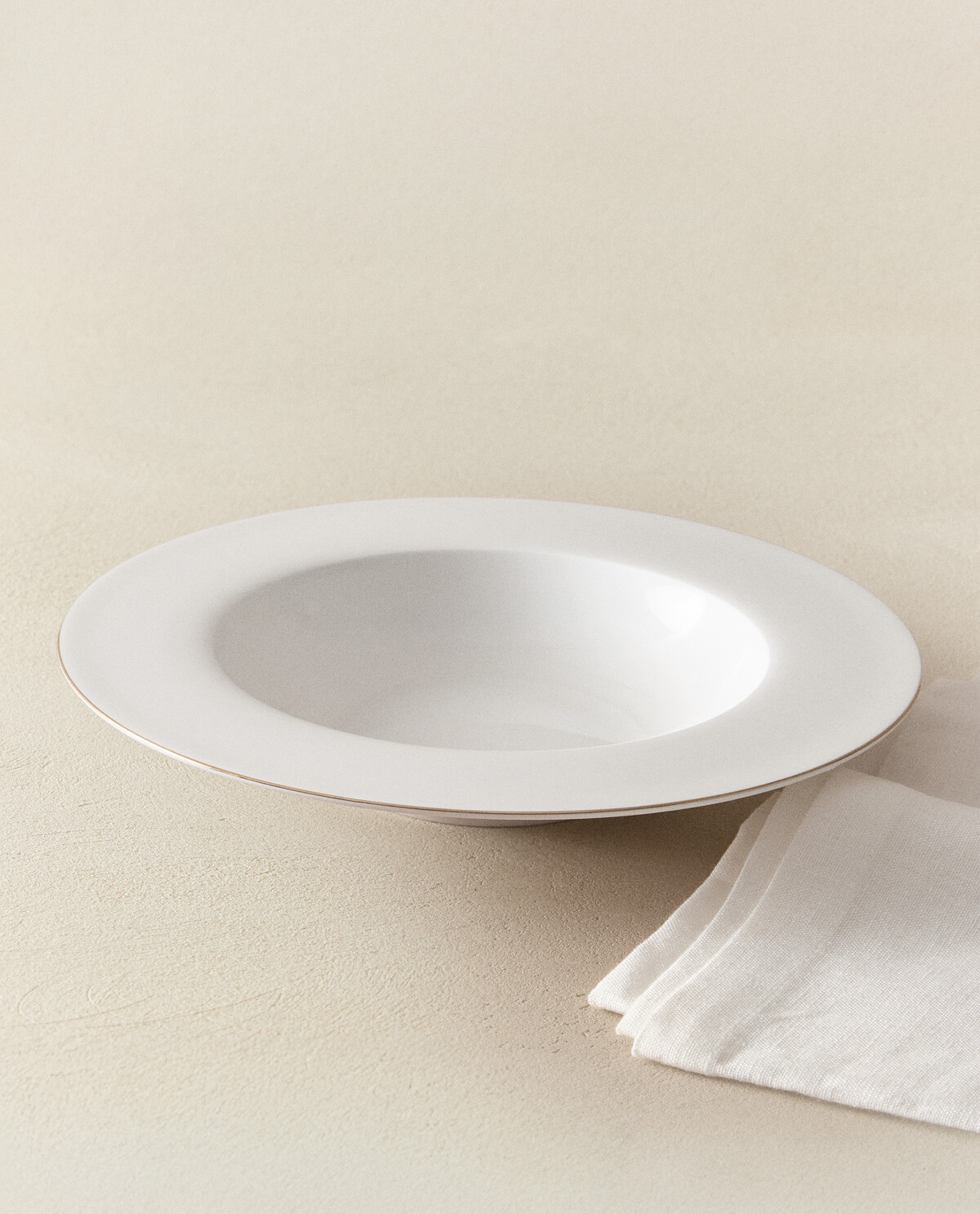 ظرف سوپ چینی با لبه دار برند ZaraHome 1267068968