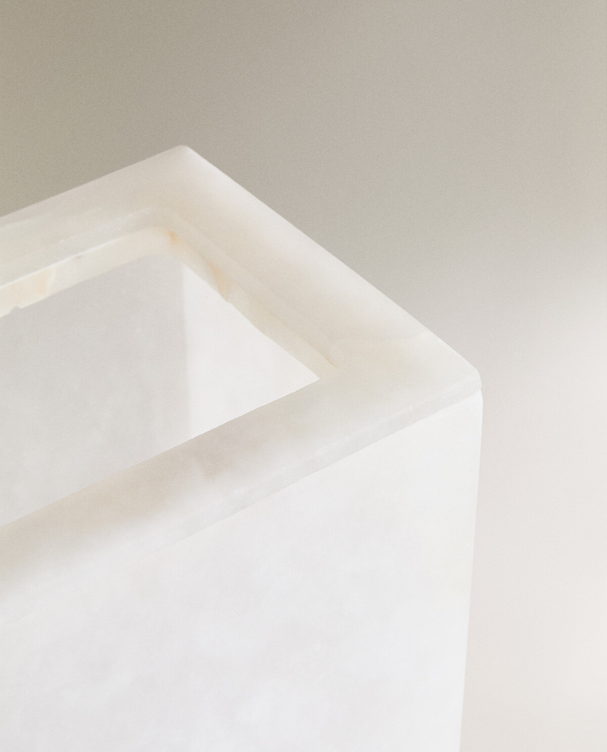 سطل حمام آلاباستر برند ZaraHome 1938764673