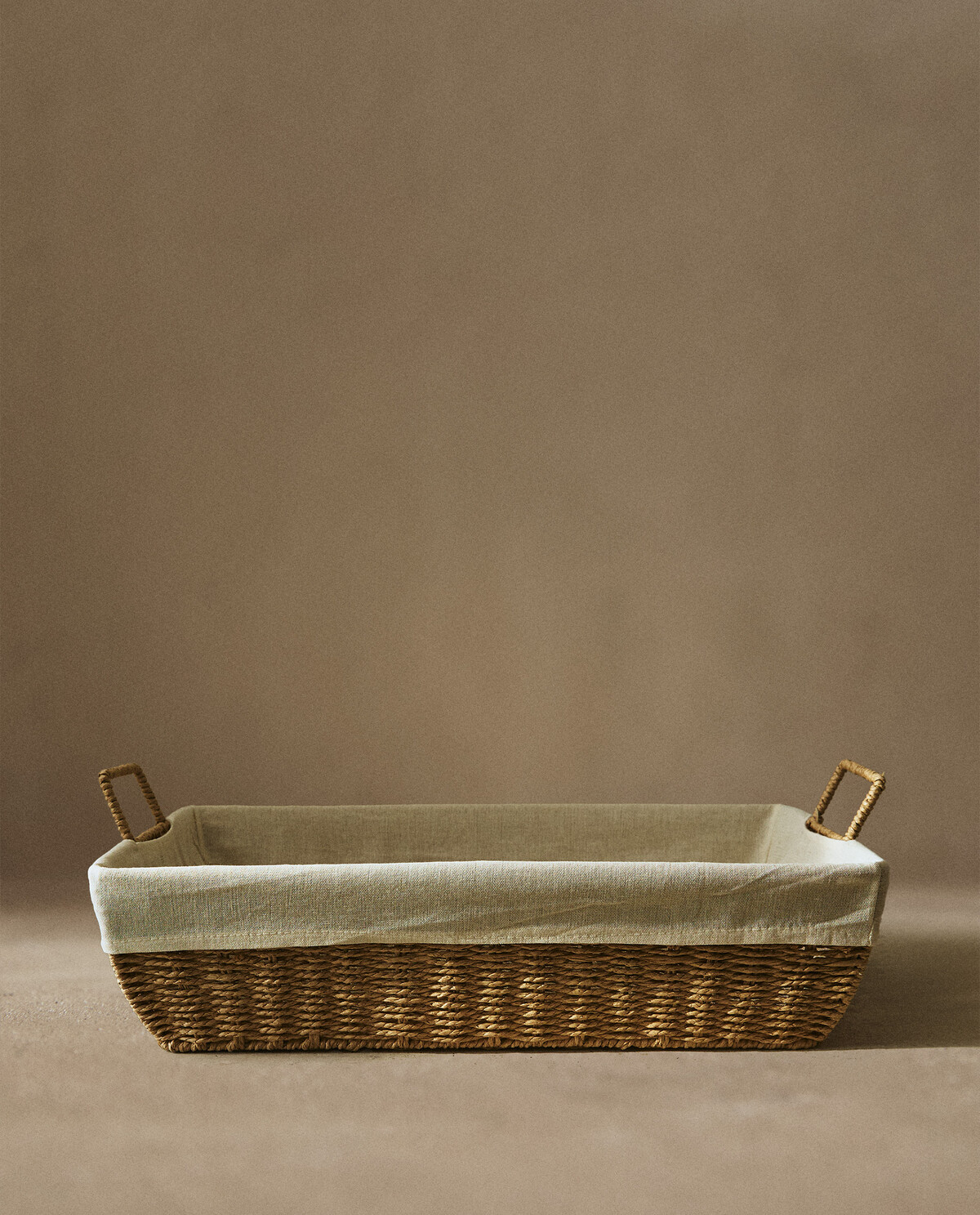 سبد اتو کشی با پوشش پارچه‌ای برند ZaraHome 1750368311