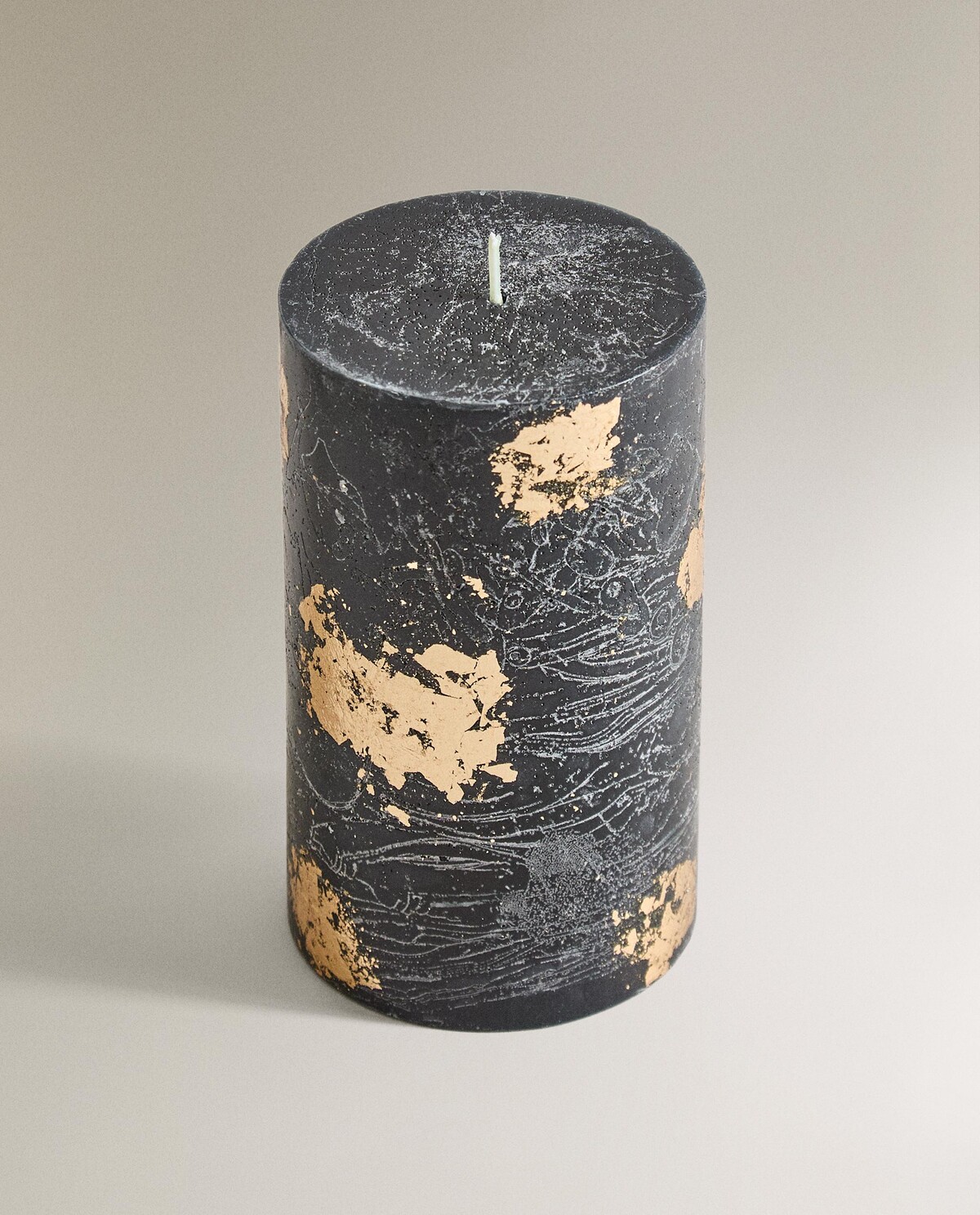 شمع معطر استوانه‌ای بزرگ سرو زمستانی