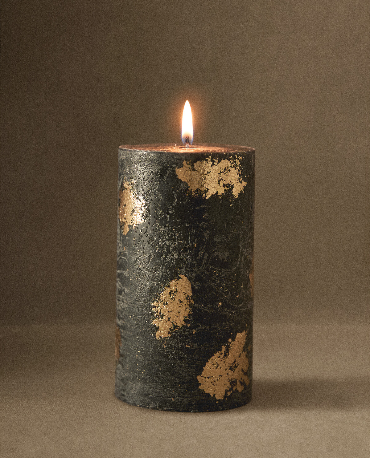 شمع معطر استوانه‌ای بزرگ سرو زمستانی برند ZaraHome 2200299430