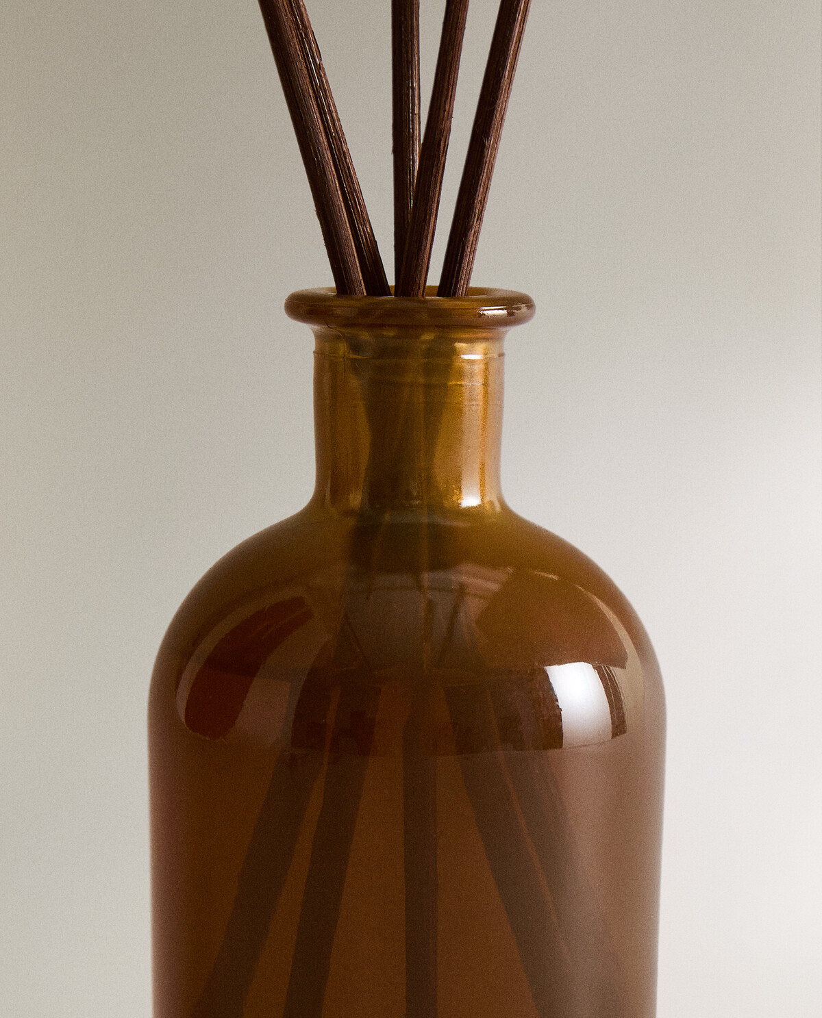 دیفیوزر چوبی عطر کهربا جادویی (۲۲۰ میلی لیتر) برند ZaraHome 1544005695