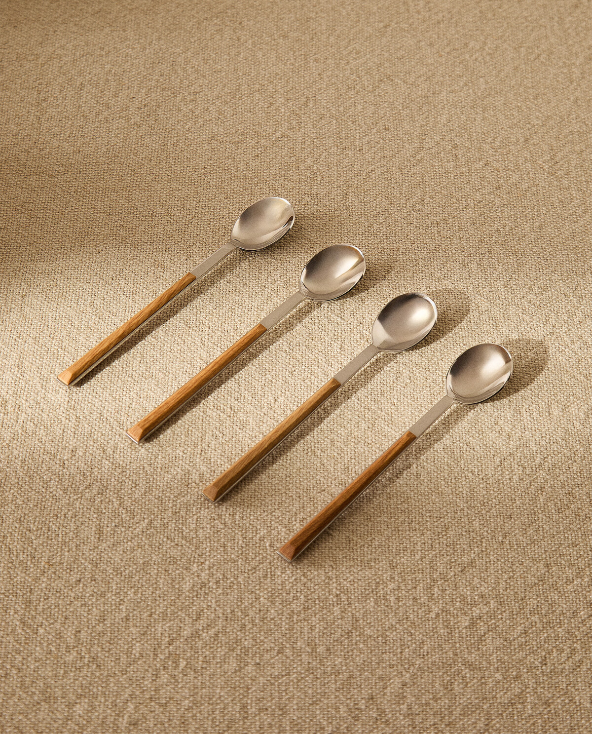 بسته قاشق دسر با دسته‌های چوبی (مجموعه ۴ عددی) برند ZaraHome 814661484
