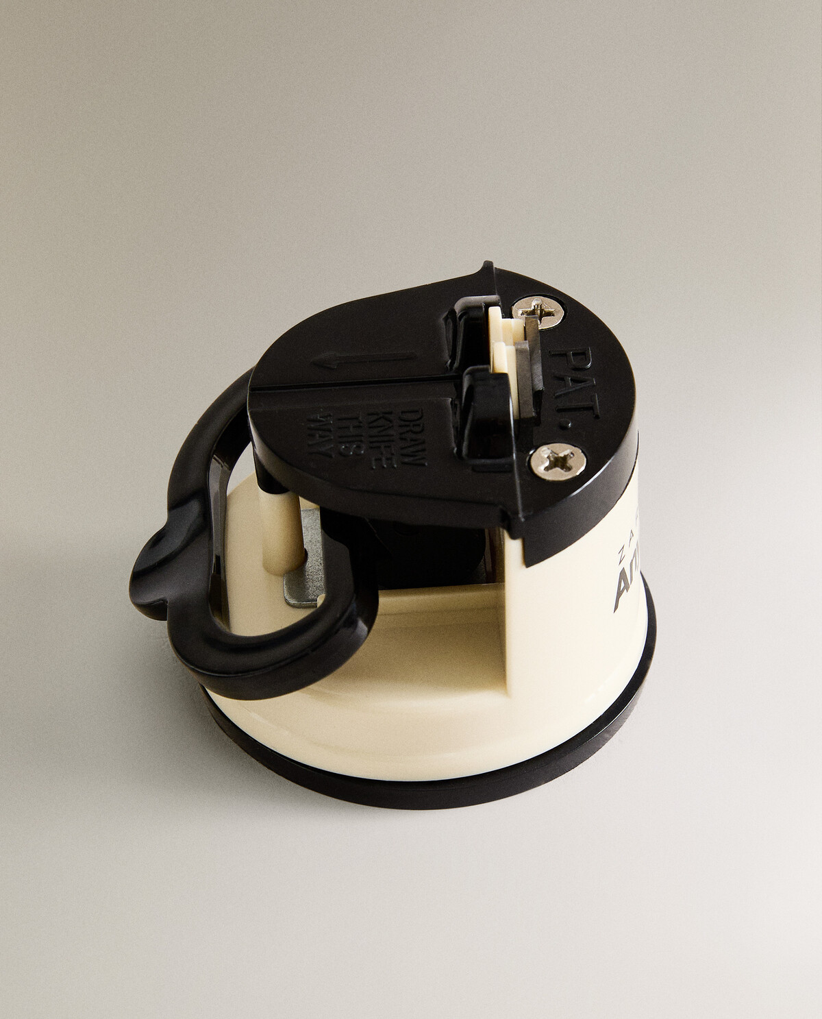 مداد تراش با مکنده برند ZaraHome