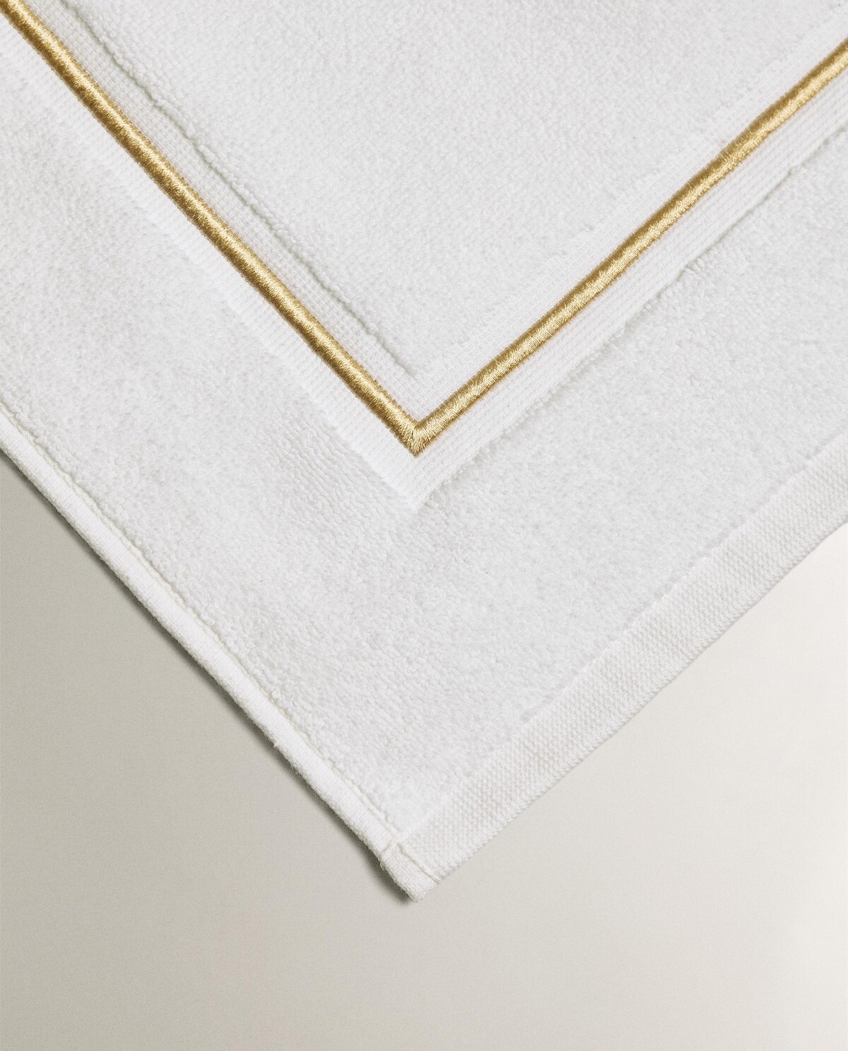 پادری با حاشیه برند ZaraHome